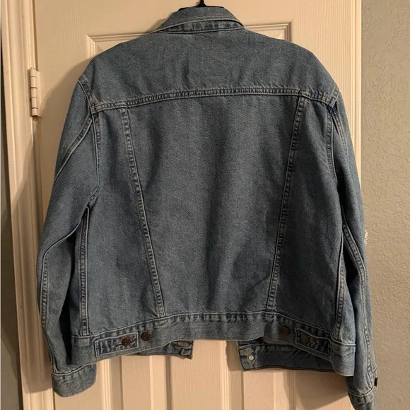 Levi's Women’s Distressed Light Wash Denim Jacket - Light Blue - Picture 9 of 9